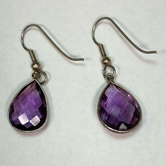 Rich Purple Pear Cut Amethyst Gemstone Teardrop Drop earrings in Silver‎ - 1.5" - Picture 1 of 8